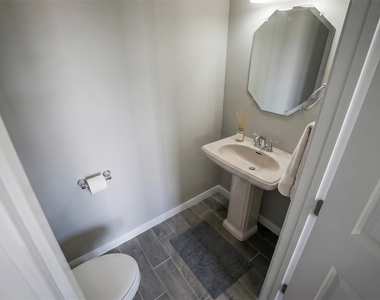 1015 Vista View Dr - Photo Thumbnail 10