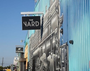 4315 S Congress Ave - Photo Thumbnail 9