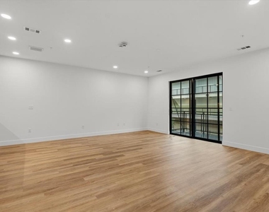 4315 S Congress Ave - Photo Thumbnail 27