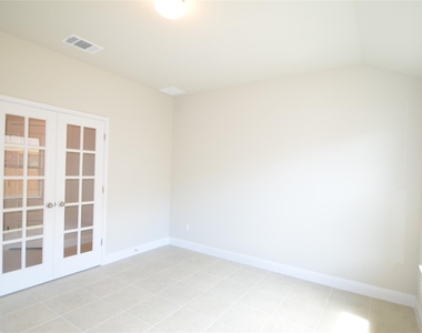 3477 Pauling Loop - Photo Thumbnail 11