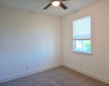 150 Elisha Dr - Photo Thumbnail 12