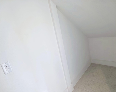 150 Elisha Dr - Photo Thumbnail 11