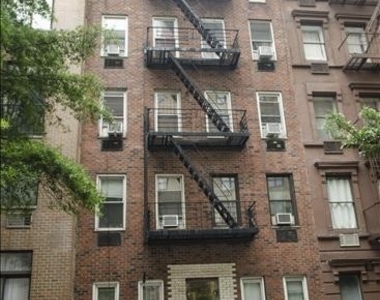 East 80th Street and York Avenue - Photo Thumbnail 4