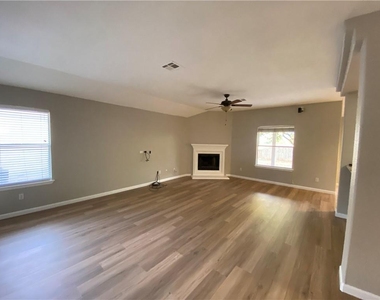 1413 Haley Gray Dr - Photo Thumbnail 22