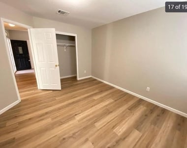 1413 Haley Gray Dr - Photo Thumbnail 6