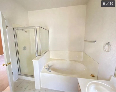 1413 Haley Gray Dr - Photo Thumbnail 16