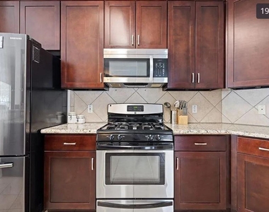 1413 Haley Gray Dr - Photo Thumbnail 7