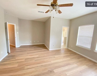 1413 Haley Gray Dr - Photo Thumbnail 14