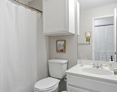 2215 Post Rd - Photo Thumbnail 7