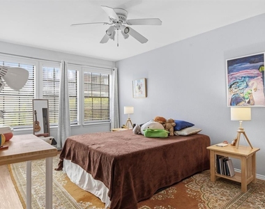 2215 Post Rd - Photo Thumbnail 4