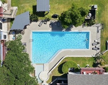2215 Post Rd - Photo Thumbnail 10