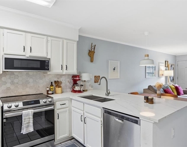 2215 Post Rd - Photo Thumbnail 1