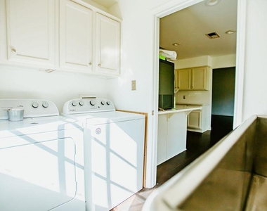 204 E Lakeshore Dr - Photo Thumbnail 13