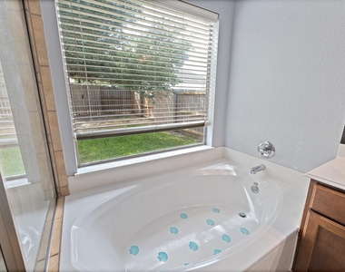 11617 Glen Knoll Dr - Photo Thumbnail 23