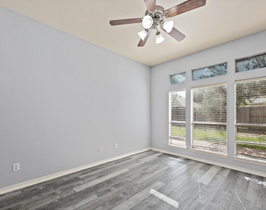 11617 Glen Knoll Dr - Photo Thumbnail 18
