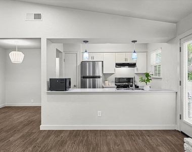 826 King Albert St - Photo Thumbnail 10