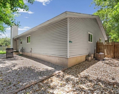 826 King Albert St - Photo Thumbnail 26