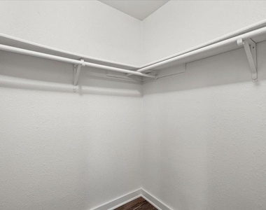 826 King Albert St - Photo Thumbnail 18