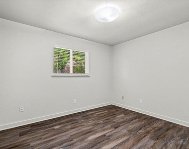 826 King Albert St - Photo Thumbnail 19