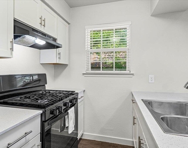 826 King Albert St - Photo Thumbnail 14