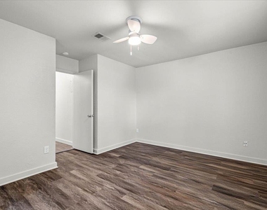 826 King Albert St - Photo Thumbnail 16