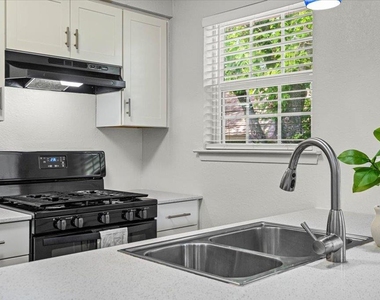 826 King Albert St - Photo Thumbnail 15