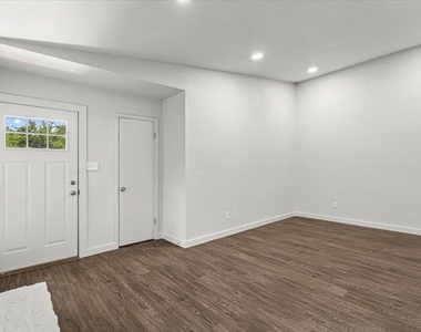 826 King Albert St - Photo Thumbnail 9