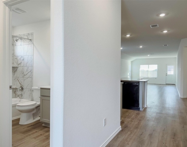 603 Water Way Ave - Photo Thumbnail 11
