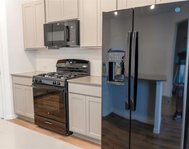 603 Water Way Ave - Photo Thumbnail 8