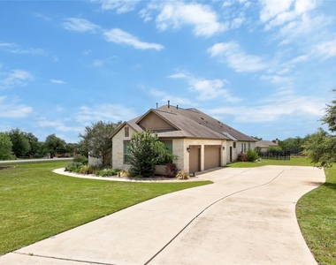 900 Hawthorne Loop - Photo Thumbnail 1