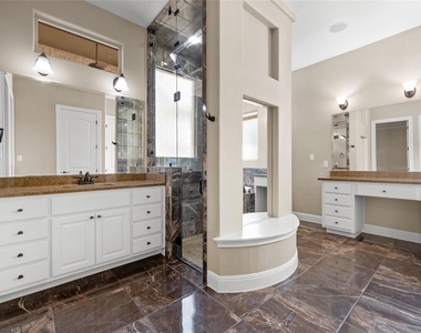 900 Hawthorne Loop - Photo Thumbnail 21