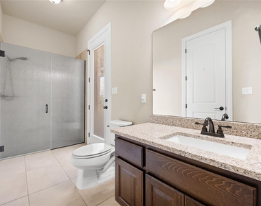 900 Hawthorne Loop - Photo Thumbnail 32