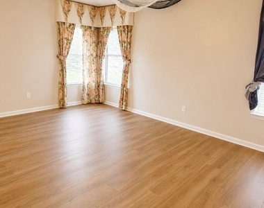 3904 Cadoz Ct - Photo Thumbnail 3
