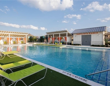 221 Compania Dr - Photo Thumbnail 27