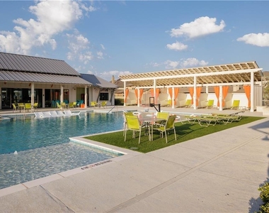 221 Compania Dr - Photo Thumbnail 28