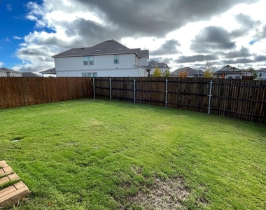 221 Compania Dr - Photo Thumbnail 25