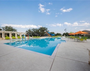 221 Compania Dr - Photo Thumbnail 30