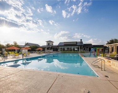 221 Compania Dr - Photo Thumbnail 32