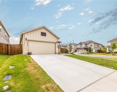 221 Compania Dr - Photo Thumbnail 1