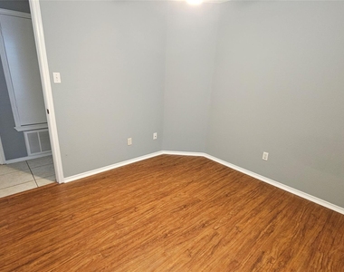 2241 Ada Ln - Photo Thumbnail 5