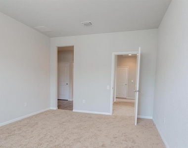 14614 Frankel Loop - Photo Thumbnail 6