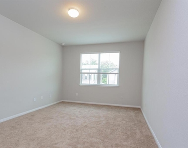 14614 Frankel Loop - Photo Thumbnail 8