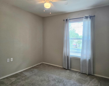 809 Sheraton Ave - Photo Thumbnail 19