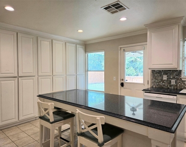 809 Sheraton Ave - Photo Thumbnail 8