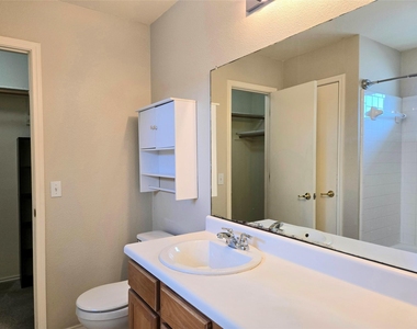 809 Sheraton Ave - Photo Thumbnail 14