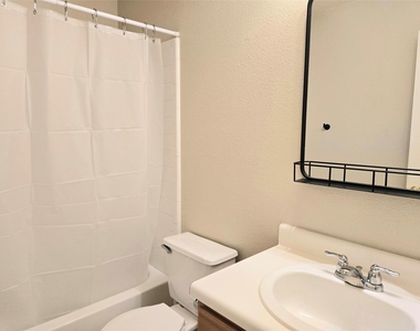 809 Sheraton Ave - Photo Thumbnail 23