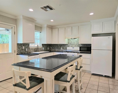 809 Sheraton Ave - Photo Thumbnail 7