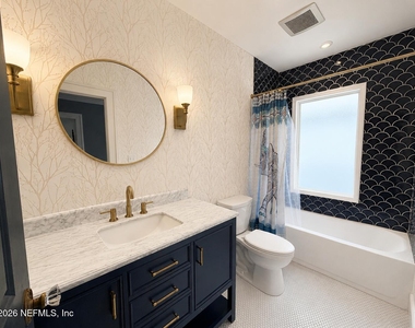1544 N Laura Street - Photo Thumbnail 13