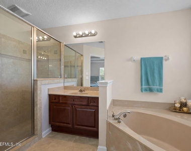 4182 Victoria Lakes Drive W - Photo Thumbnail 14