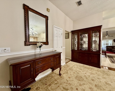 4182 Victoria Lakes Drive W - Photo Thumbnail 5